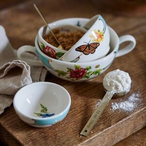 Anthropologie x Lou Rota Mother Nature Measuring Cups Set of 4